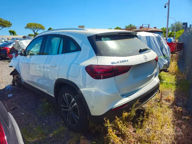 Mercedes-Benz GLA (H247)