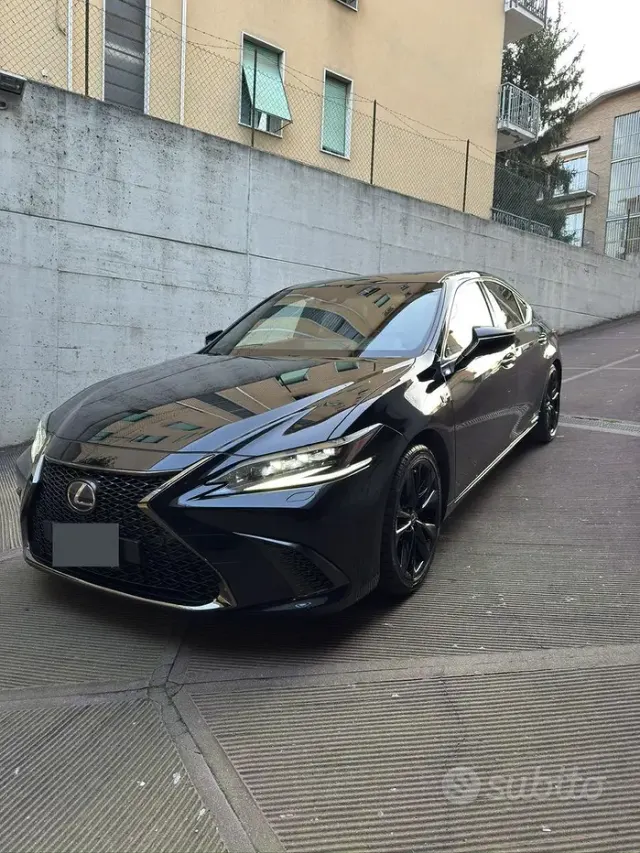 Lexus ES (2018-->)