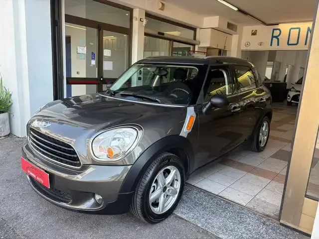 MINI One Countryman
