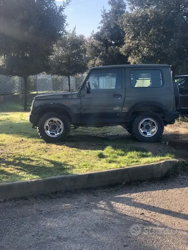 Suzuki Samurai