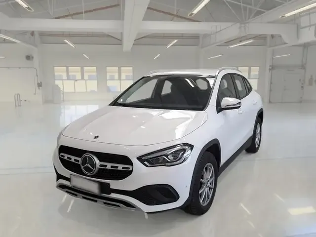 Mercedes-Benz GLA 200