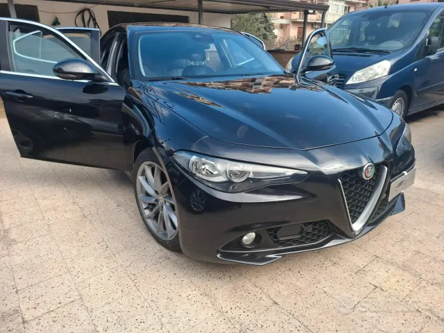 Alfa Romeo Giulia (2016)