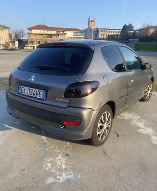 Peugeot 206