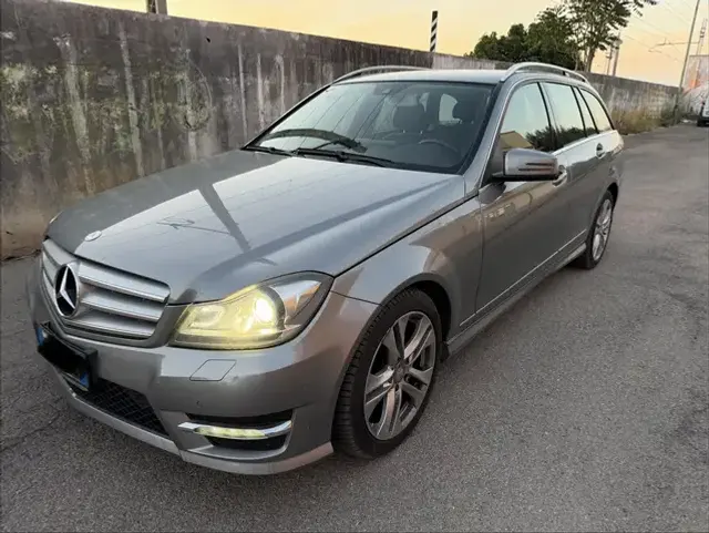 Mercedes-Benz C 220