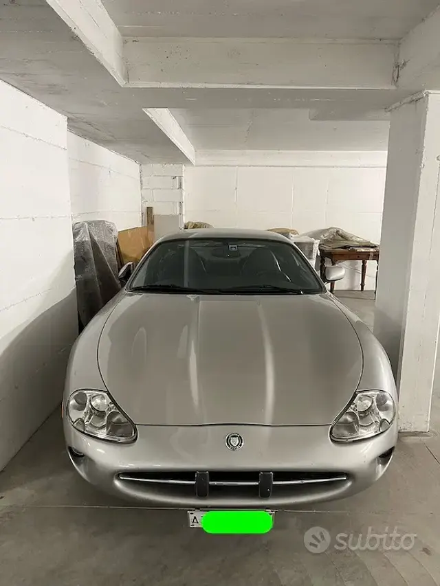 Jaguar XK8/XKR (X100)