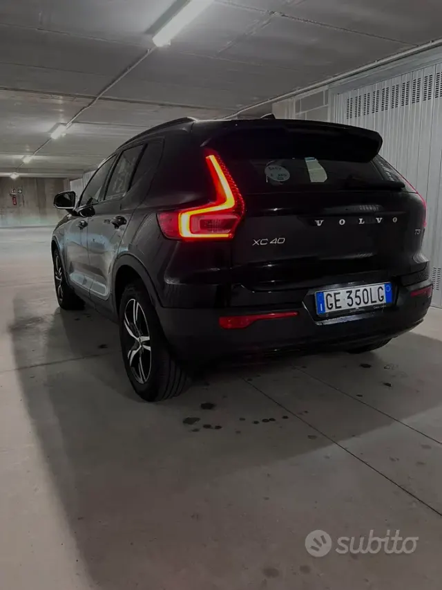 Volvo XC40 (2017-->)