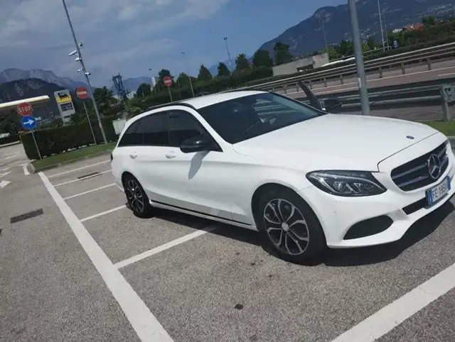 Mercedes-Benz 220