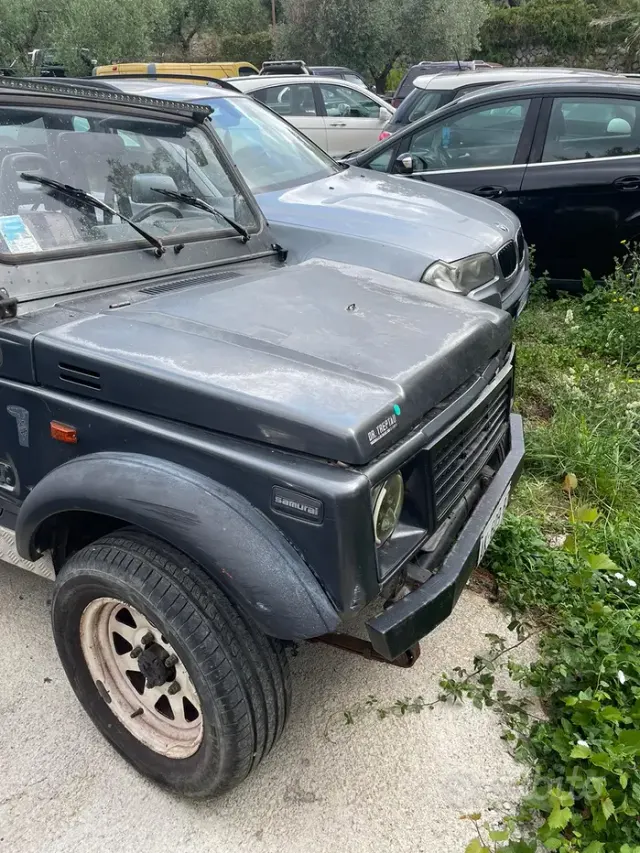 Suzuki Samurai