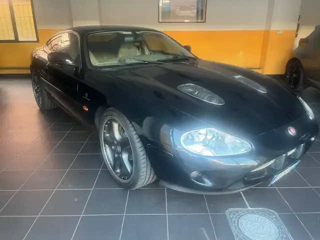 Jaguar XKR
