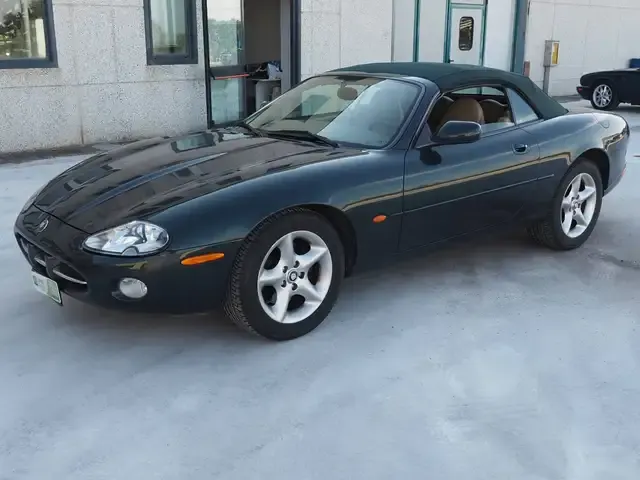 Jaguar XK8