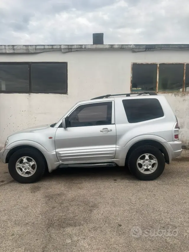 Mitsubishi Pajero (2000-2007)
