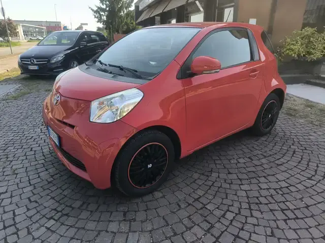 Toyota iQ
