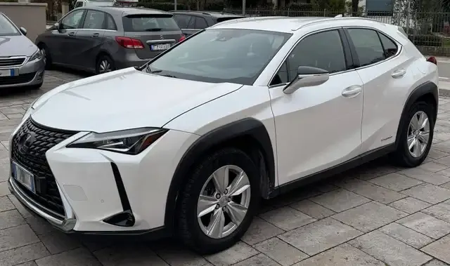 Lexus UX 250h