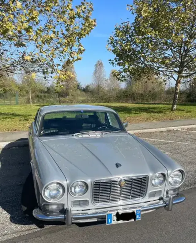 Jaguar XJ6
