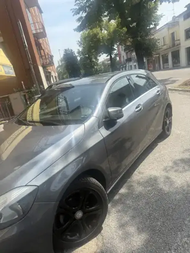 Mercedes-Benz A 180