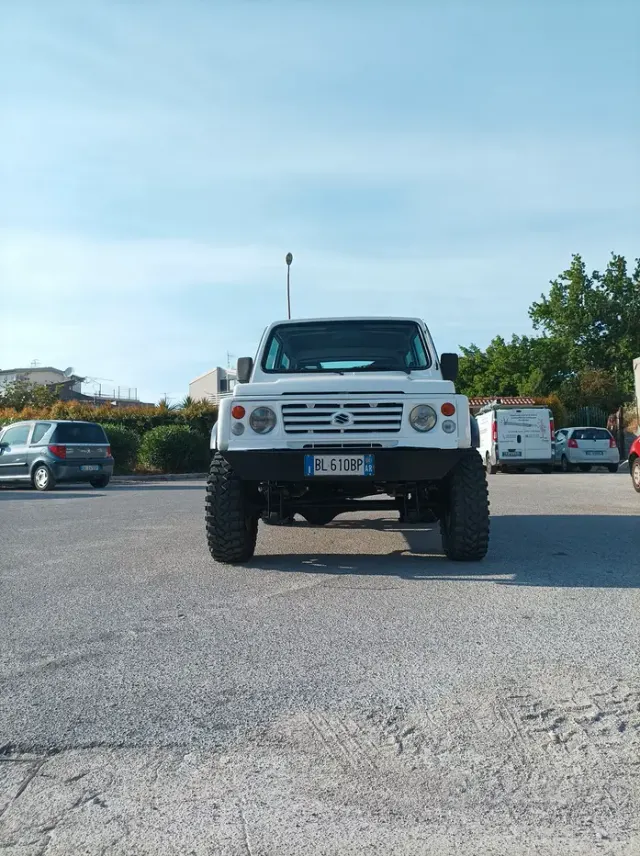 Suzuki Samurai