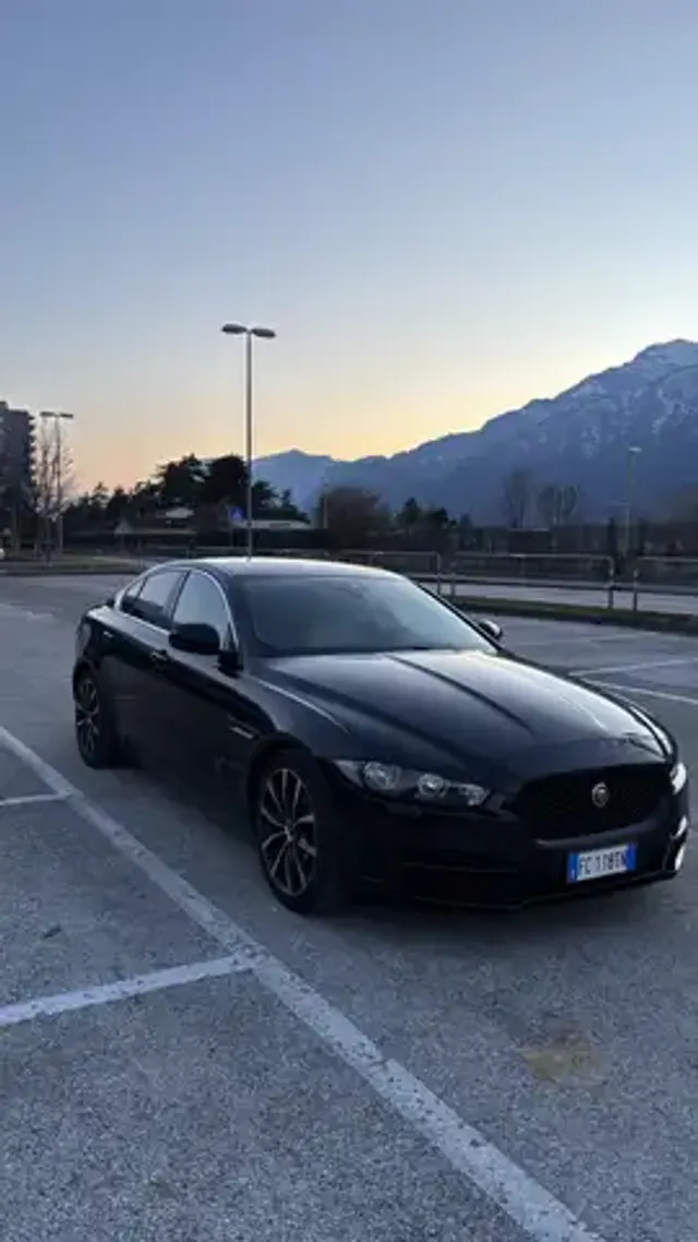Jaguar XE