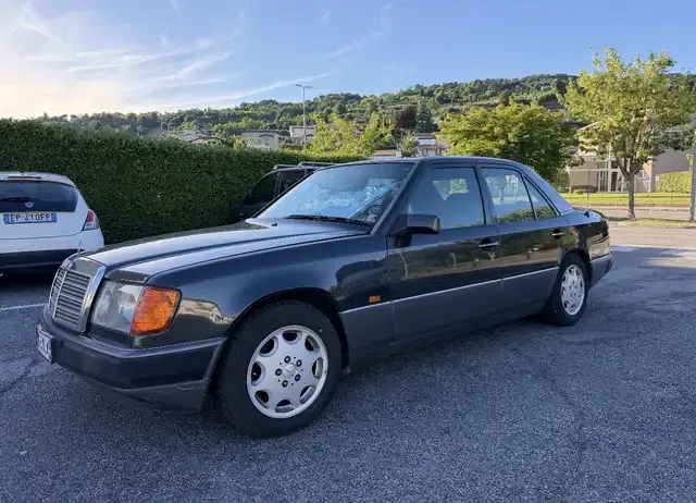 Mercedes-Benz E 250
