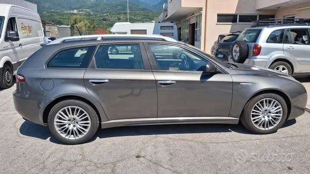 Alfa Romeo 159