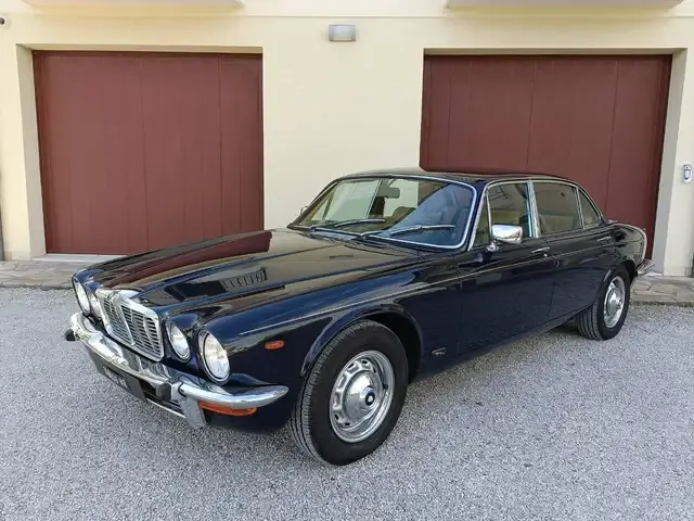 Jaguar XJ6