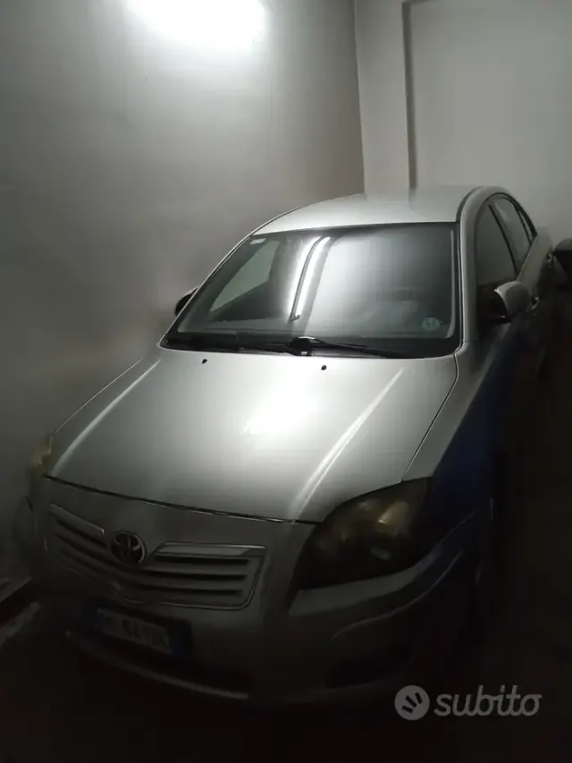 Toyota Avensis 2ª serie
