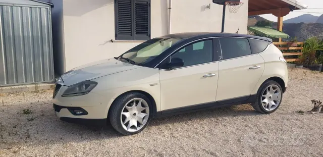 Lancia Delta (2008-2015)