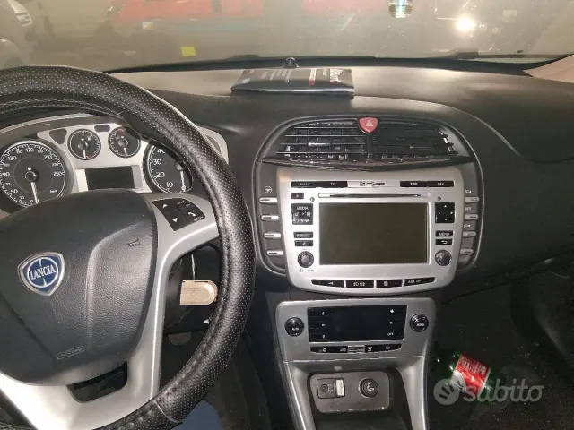 Lancia Delta (2008-2015)