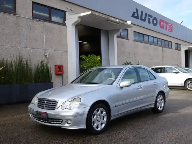 Mercedes-Benz C 220