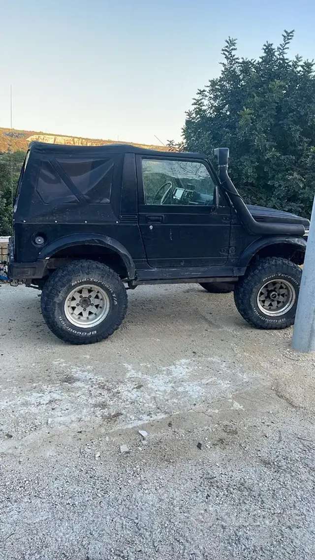 Suzuki Samurai