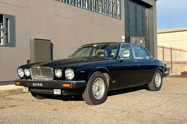 Jaguar XJ6