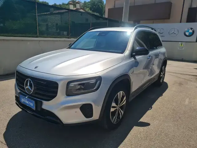 Mercedes-Benz GLB 200