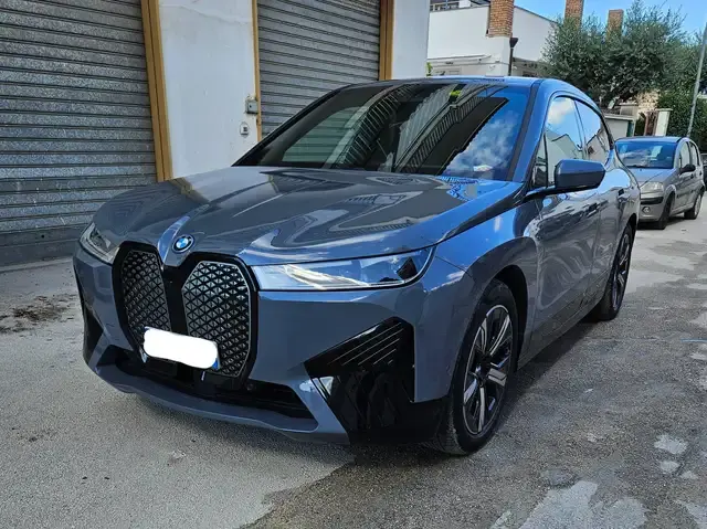 BMW iX