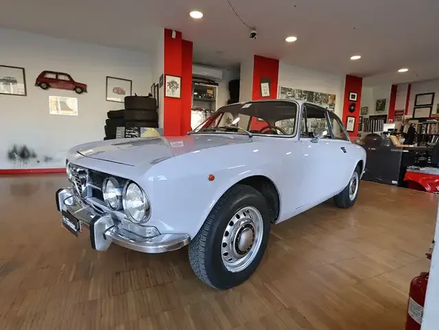 Alfa Romeo 1750