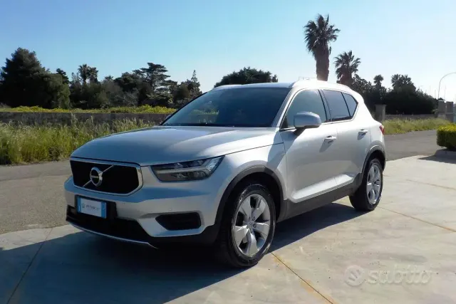 Volvo XC40 (2017-->)