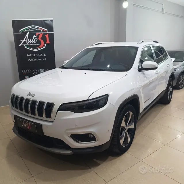 Jeep Cherokee 4ªs. 18-21