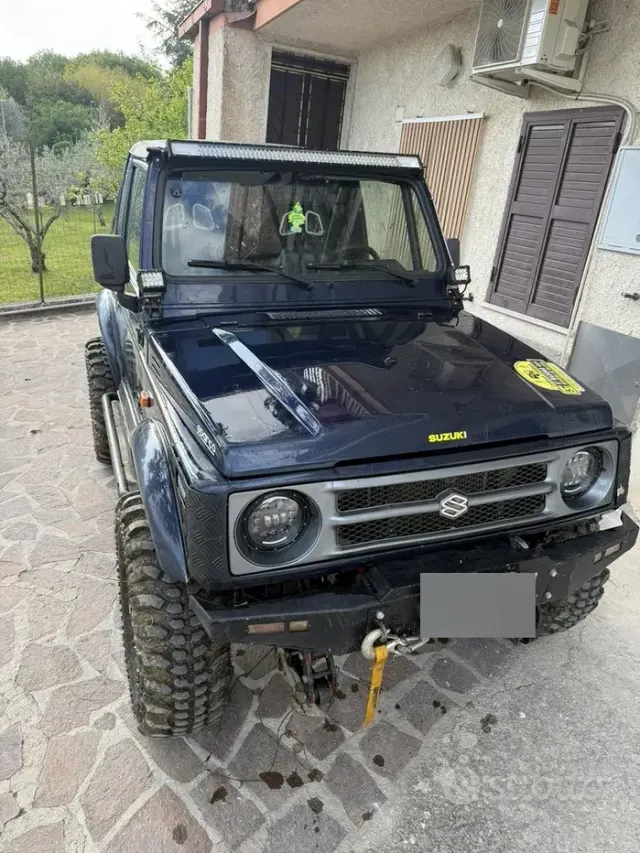 Suzuki Samurai