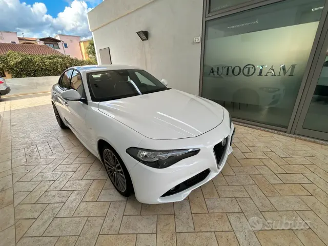 Alfa Romeo Giulia (2016)