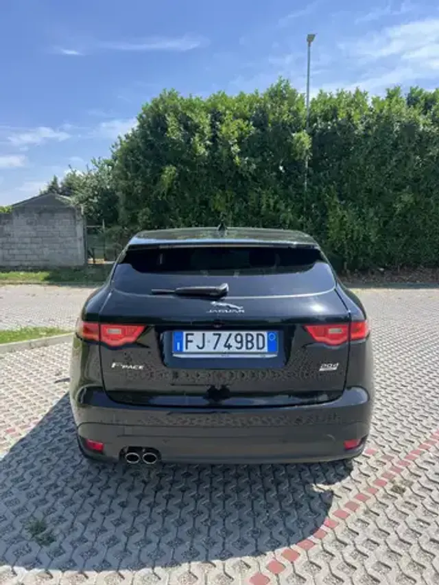 Jaguar F-Pace