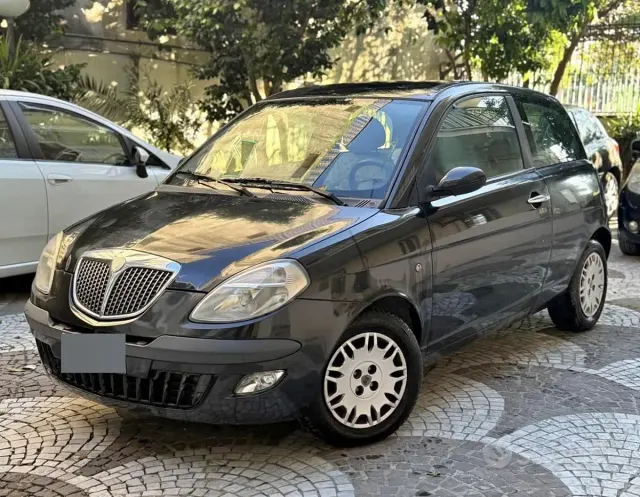 Lancia Ypsilon