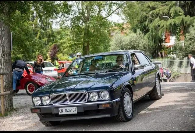 Jaguar XJ6