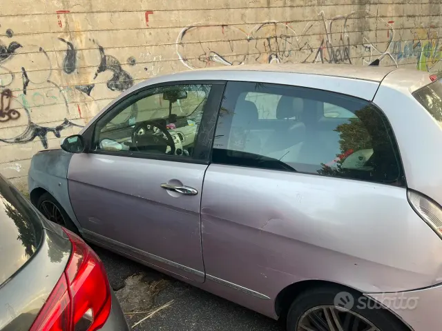 Lancia Ypsilon