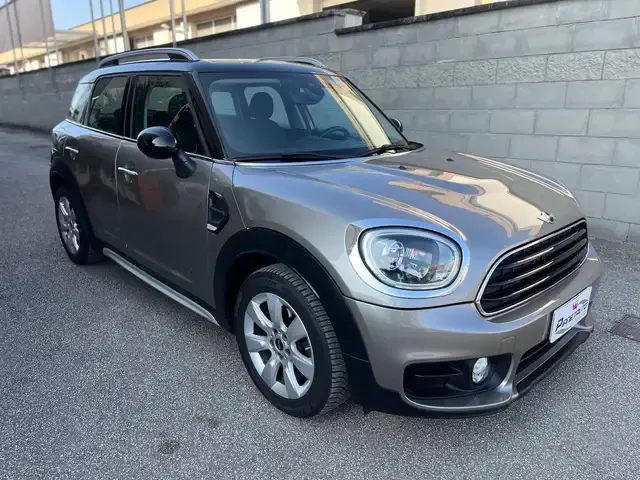 MINI One D Countryman