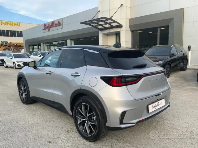 Lexus LBX