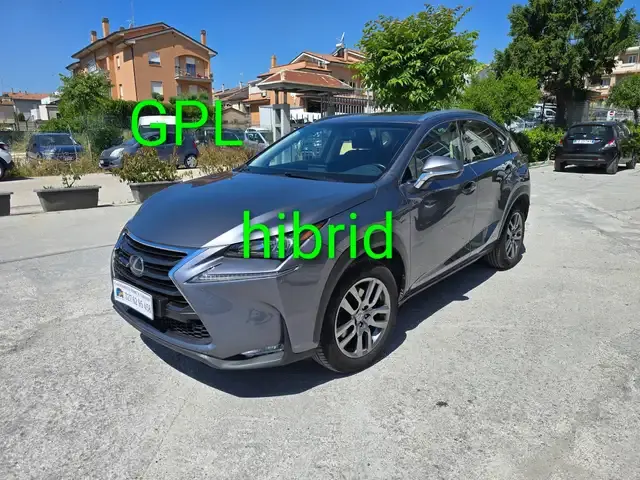 Lexus NX 300