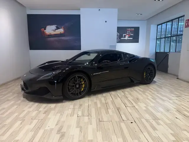 Maserati MC20