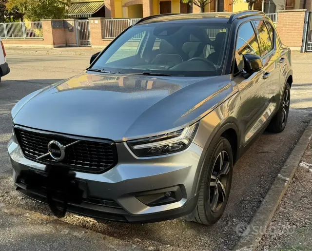 Volvo XC40 (2017-->)