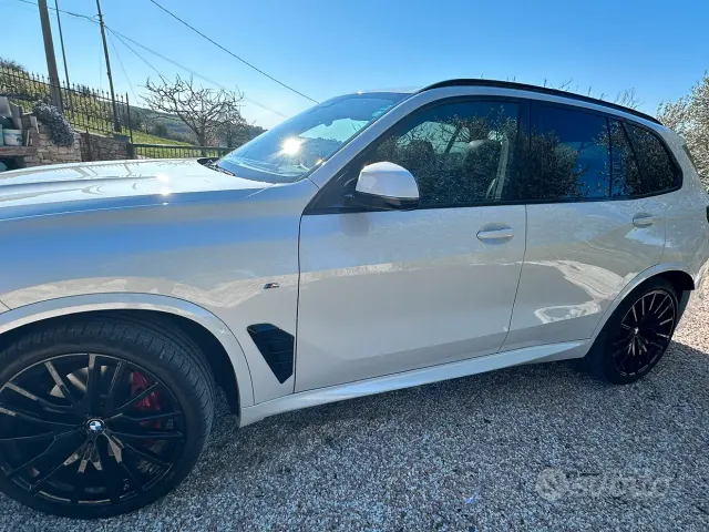 BMW X5 (G05/F95)