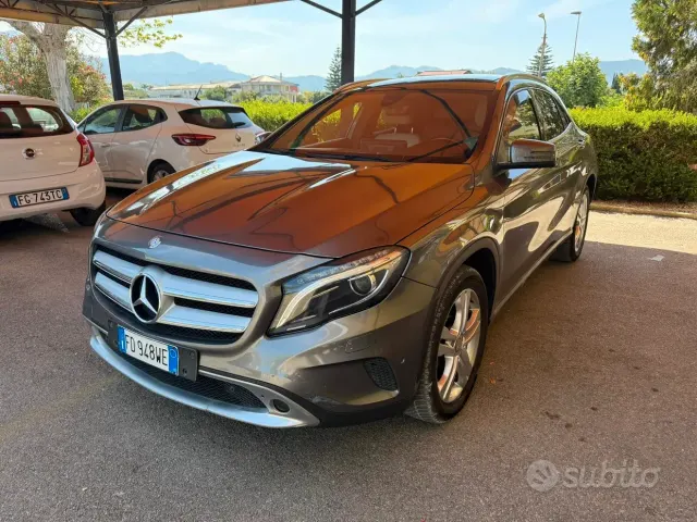 Mercedes-Benz GLA (X156)