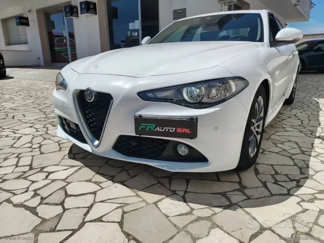 Alfa Romeo Giulia (2016)