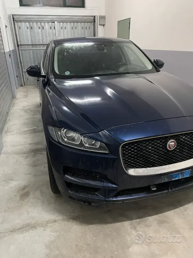 Jaguar F-Pace (X761)